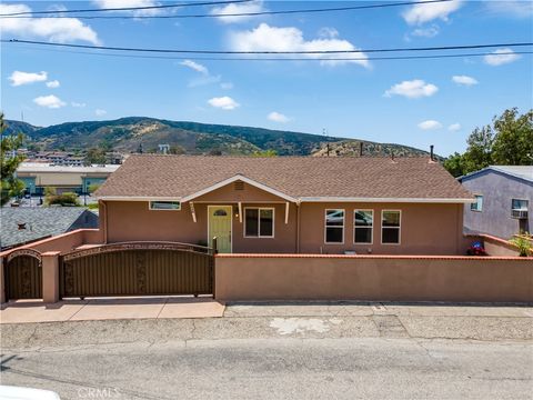 Photo of 8926 Oswego Street, Sunland, CA 91040 (MLS # PF26108539)