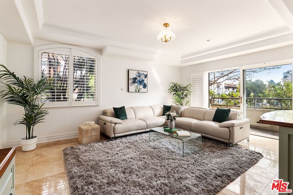 871 Granville Avenue 101