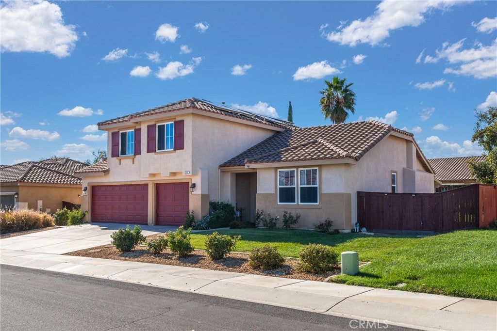 1285 Larkspur