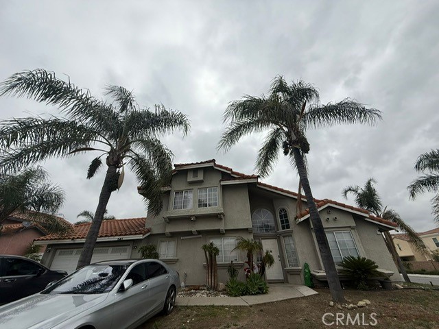 541 N Larch Avenue