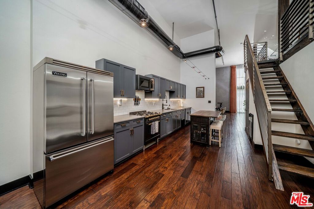 4115 Glencoe Avenue 302
