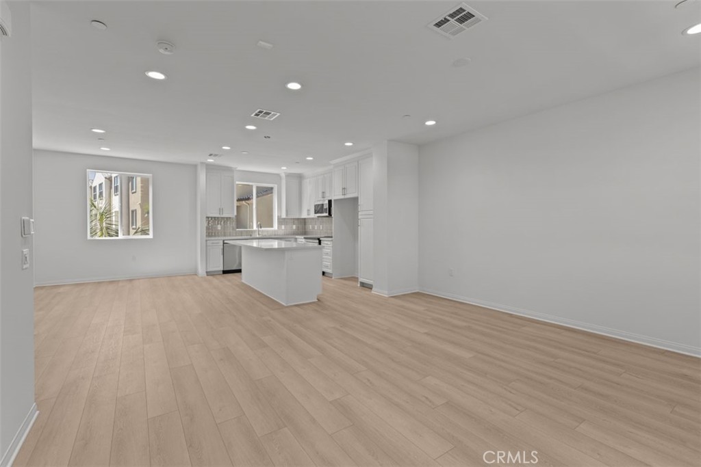 2430 E Lincoln Avenue 4