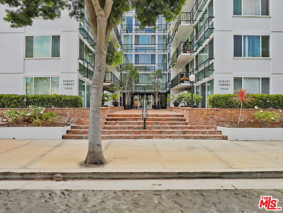 Top-floor 2 bed, 2 bath unit in prime Beverly Hills location! Beautiful and spacious light-filled condo with warm wood floors, central A/C and heat, and no upstairs neighbors for added privacy. Laundry facilities on each floor. The lease includes basic cable, gas, and water and one gated parking space is provided. Enjoy the California sun from the rooftop pool and BBQ area. Don't miss this exceptional opportunity in a secure, well-maintained building located just one block behind the Peninsula Hotel, near Beverly Hills High School, and minutes from Rodeo Drive, shopping, dining, and public transportation.