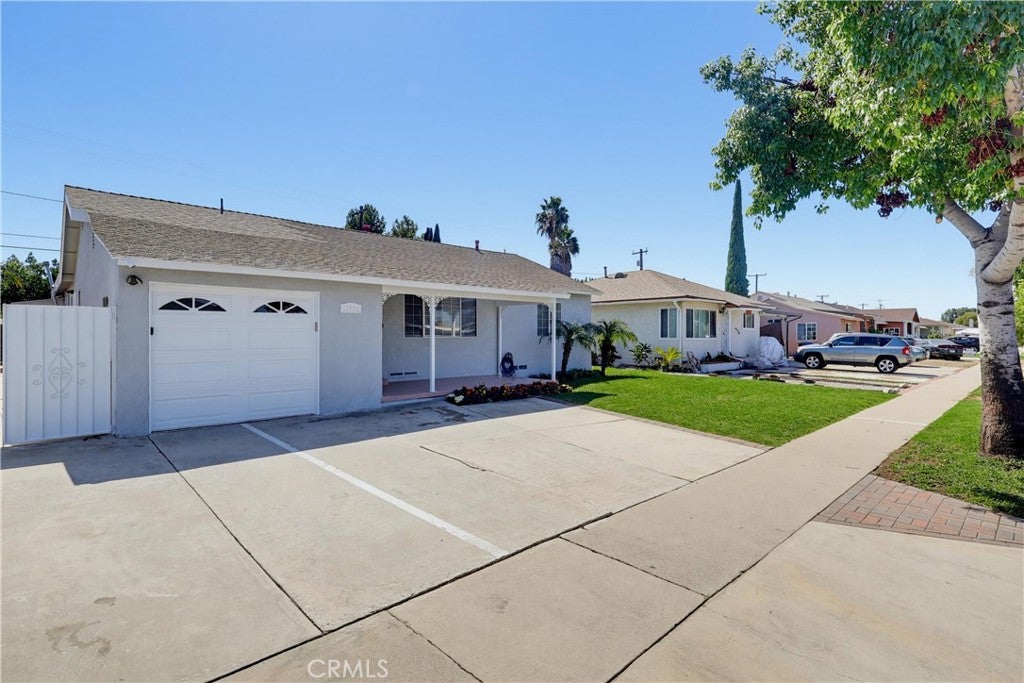 11456 Mclaren Street