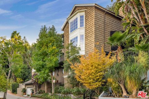Photo of 9315 Beverly Crest Drive, Beverly Hills, CA 90210 (MLS # 25615131)