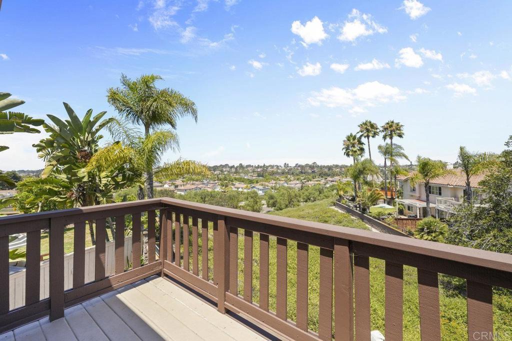 VIEW, VIEW, VIEW Great townhome in the sought after complex of Via Capri at Lomas Verdes, beautiful, peaceful, LARGE BACK AND SIDE YARD!! and Balcony off Main bedroom with serene view to mountains and city. Elementary school just across the street, SW college, and short distance to Bonita and Otay Lakes HS. Very low Mello Ross almost over this year!