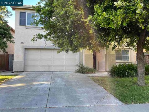 Photo of 4443 Meadow Valley Circle, Fairfield, CA 94534 (MLS # 41131445)