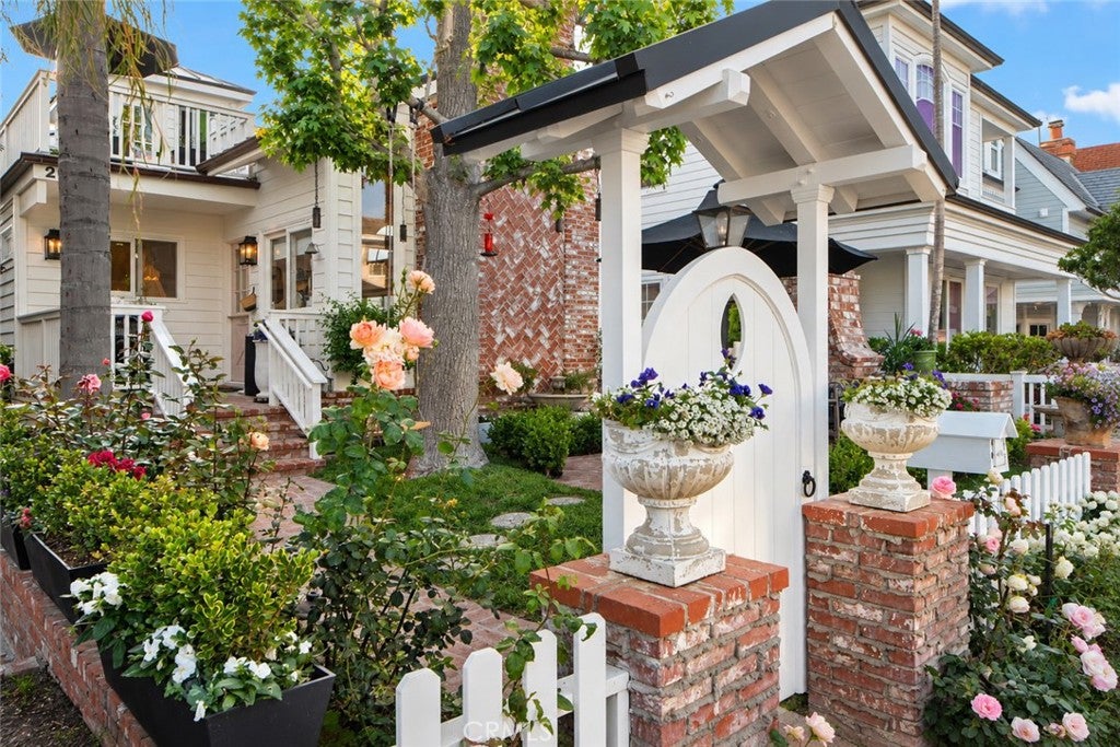 209 Diamond Avenue