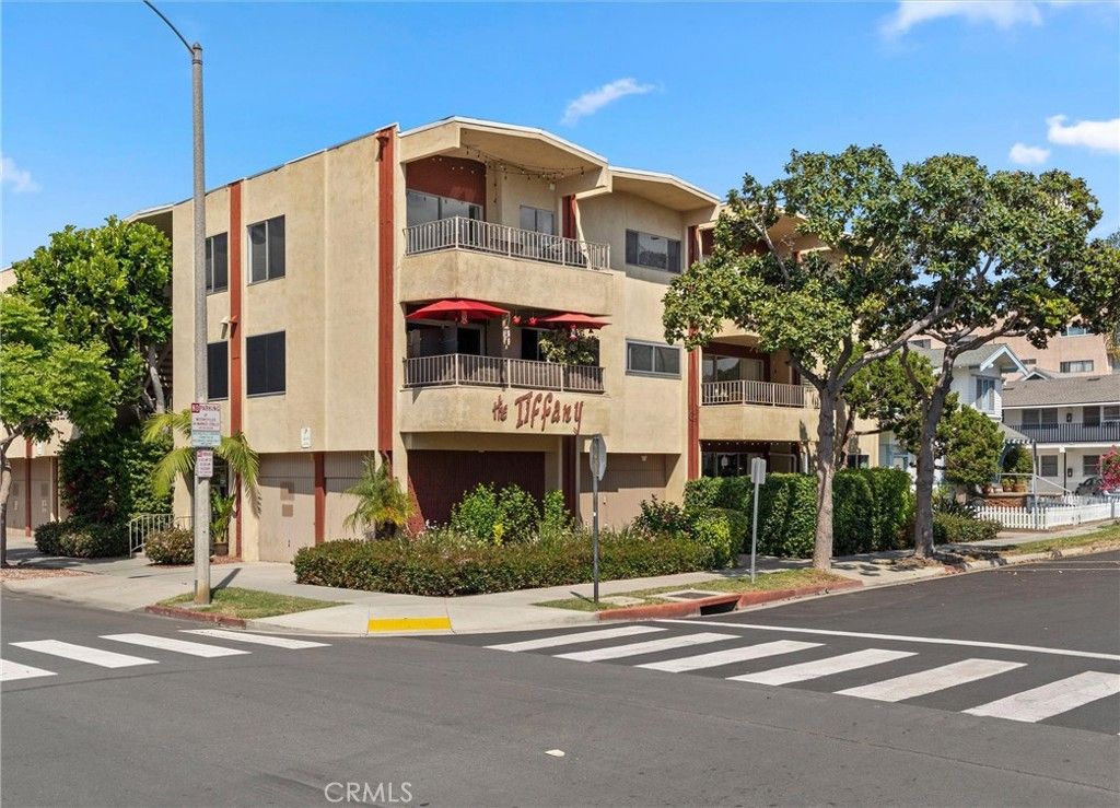 Photo of 401 W 5th Street #1A, Long Beach, CA 90802 (MLS # PW26080901)