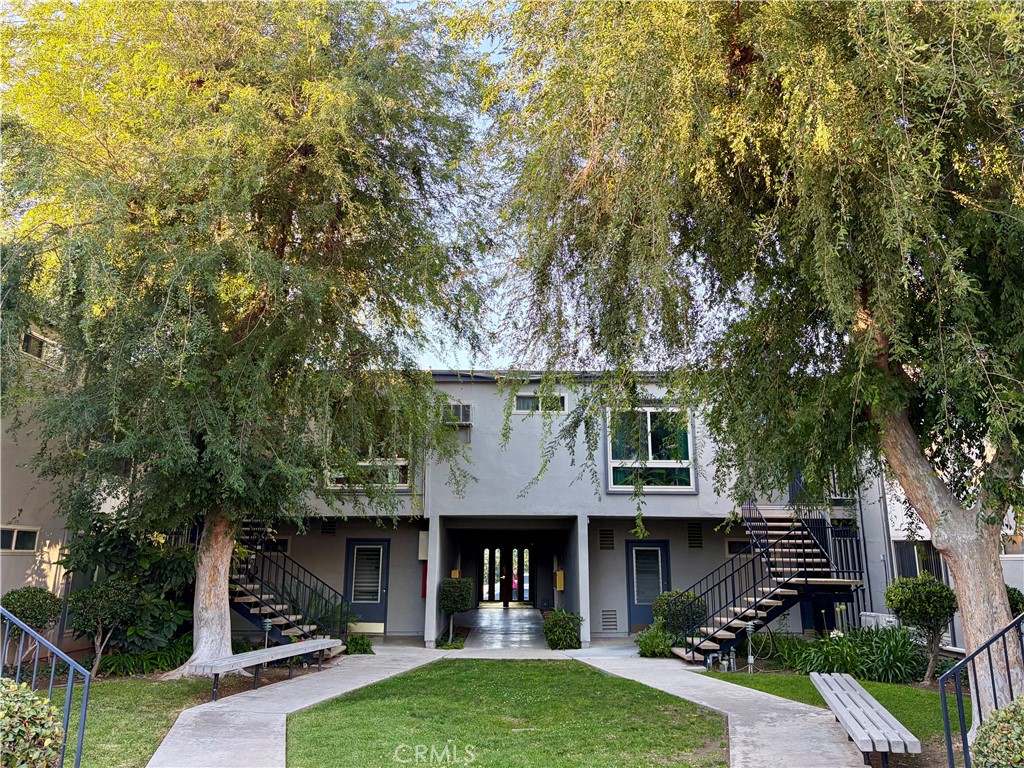 22030 Calvert 2