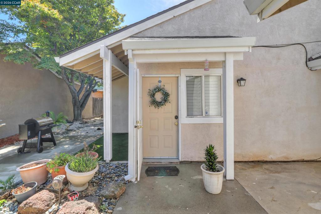 209 Cedar Rock Cir