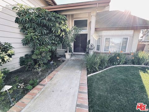 Photo of 2136 Mccrea Road, Thousand Oaks, CA 91362 (MLS # 25627289)