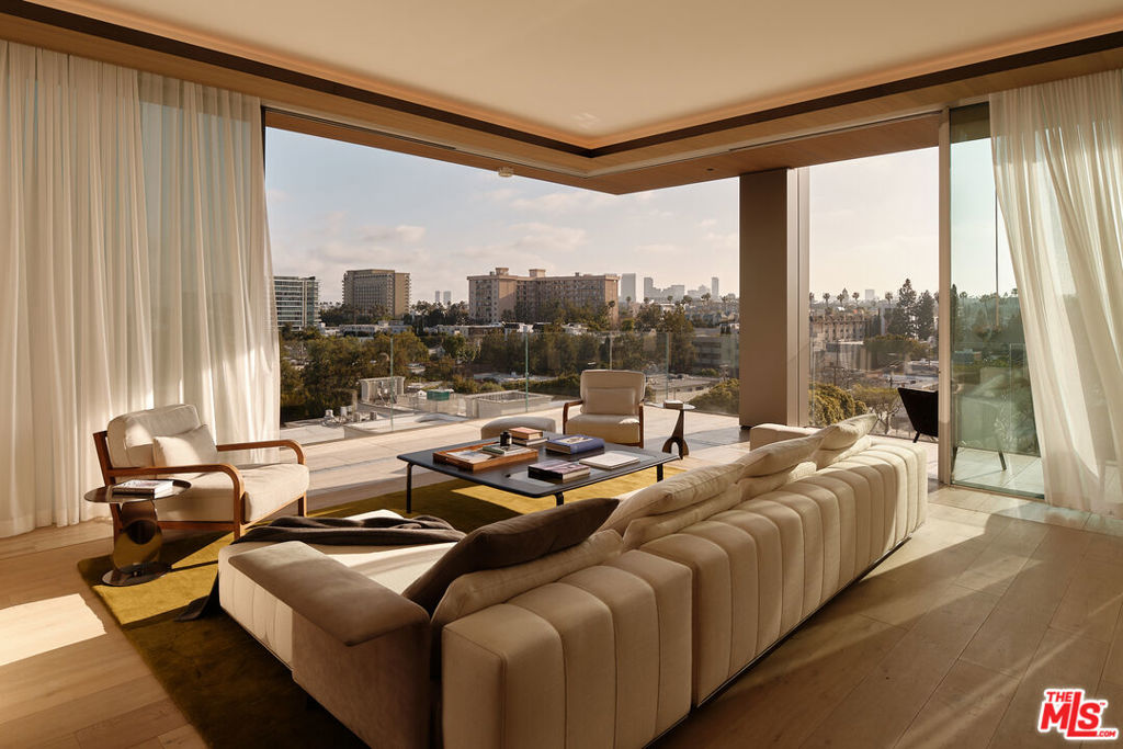 Properties 3 8899 Beverly 8C