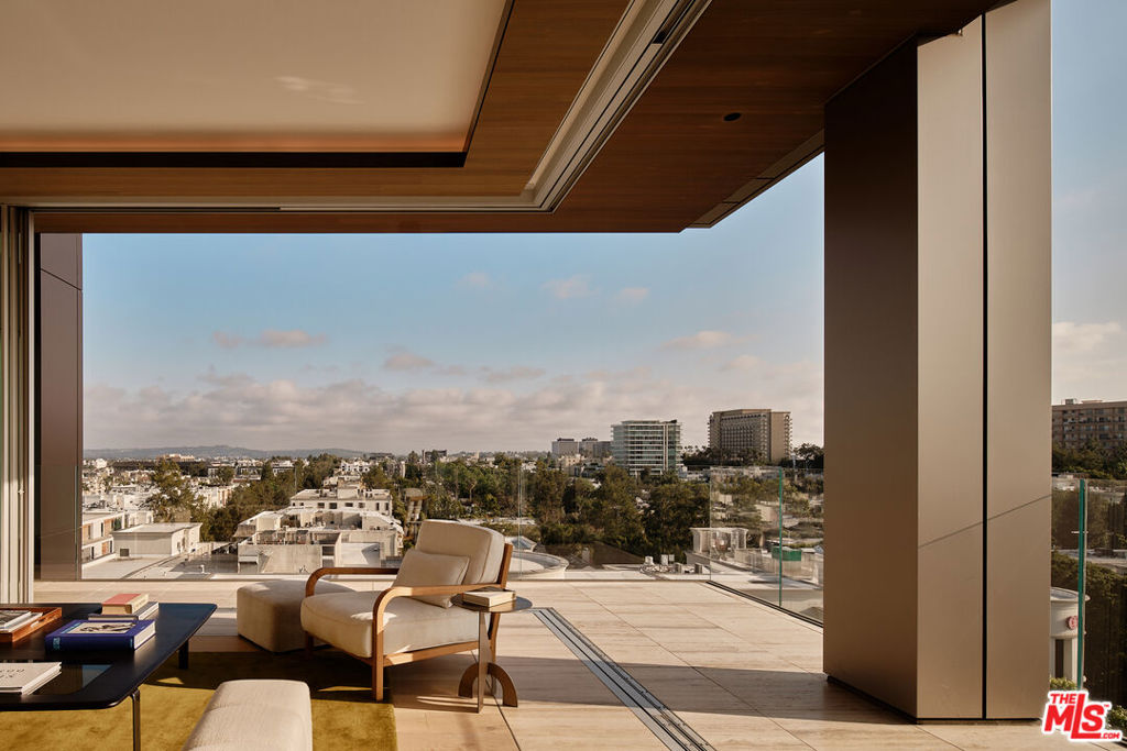Properties 2 8899 Beverly 8C