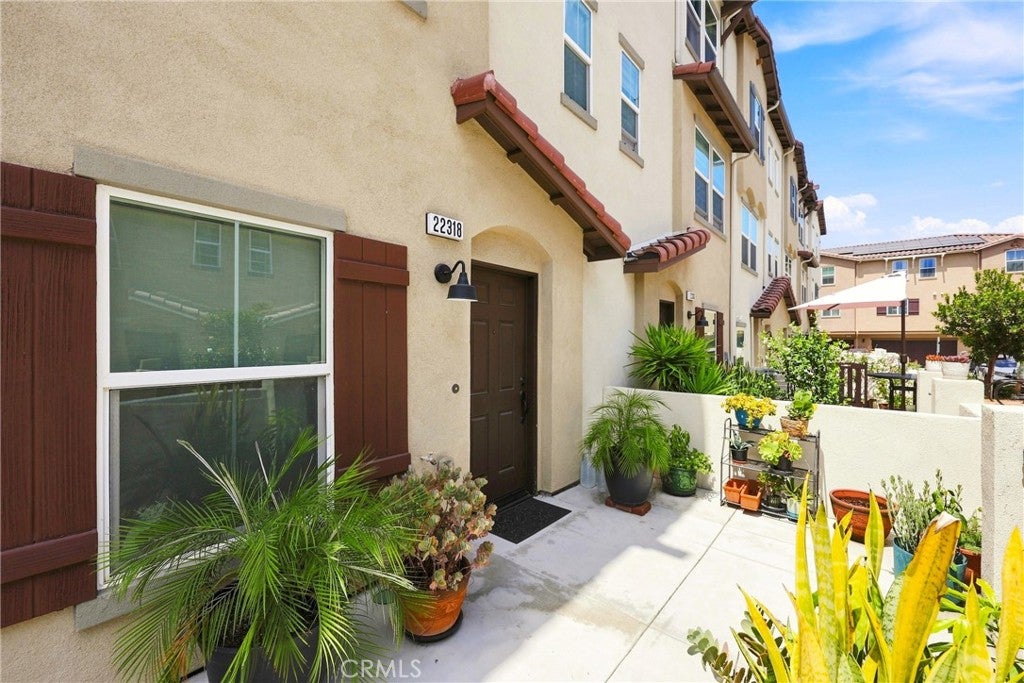 22318 Lily Ct