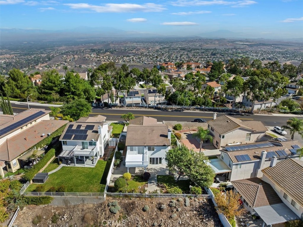 18180 Lakepointe Drive