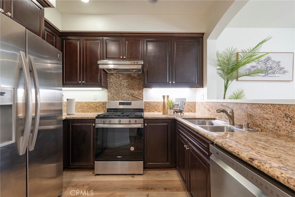 94 Hedge Bloom, Irvine CA 92618 - Photo 7