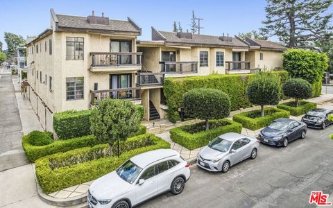 Photo of 13021 Moorpark Street, Studio City, CA 91604 (MLS # 25591525)