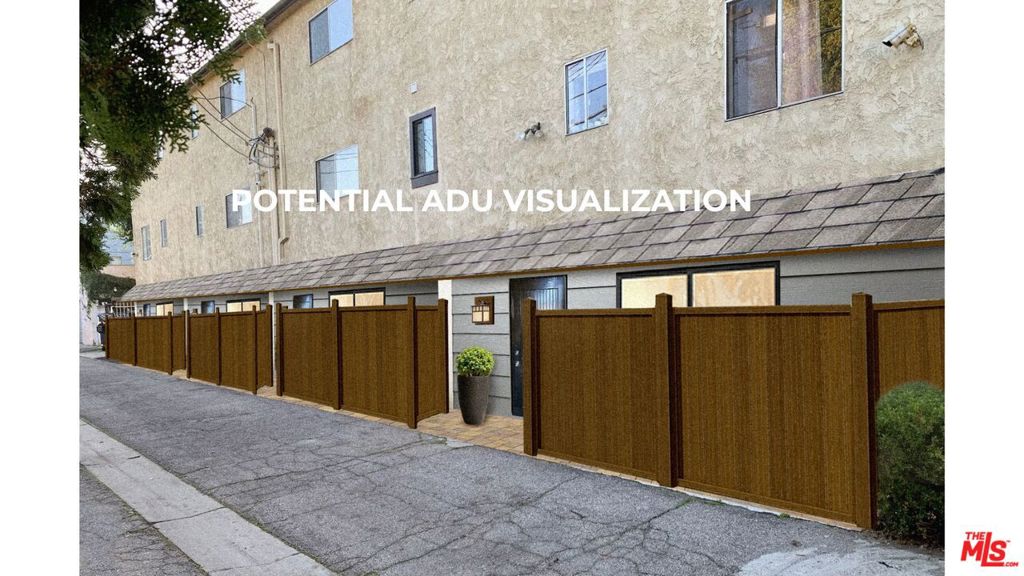 13021 Moorpark Street