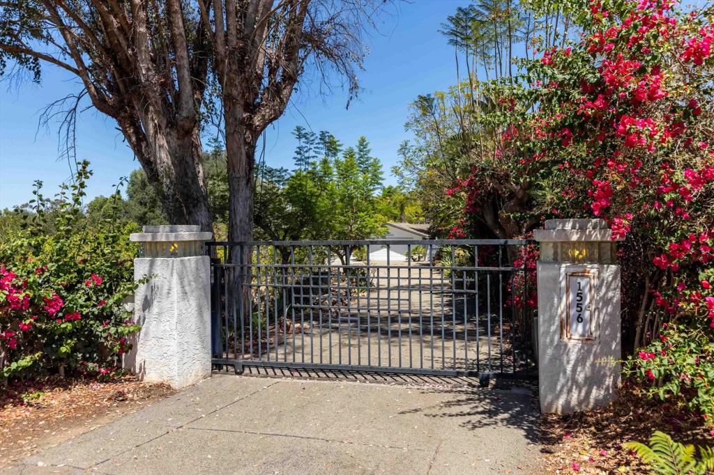 1556 Via Rancho Parkway