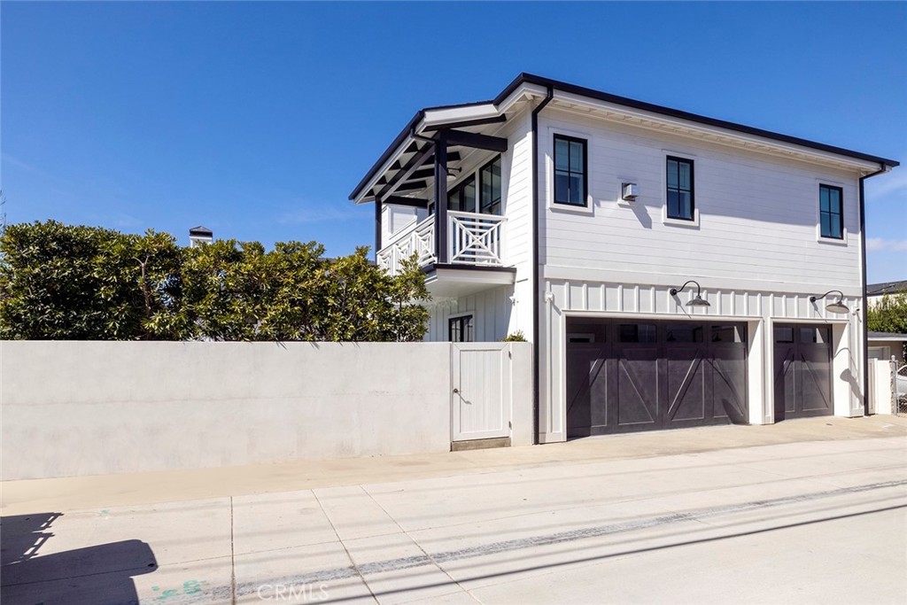 320 Fullerton Avenue