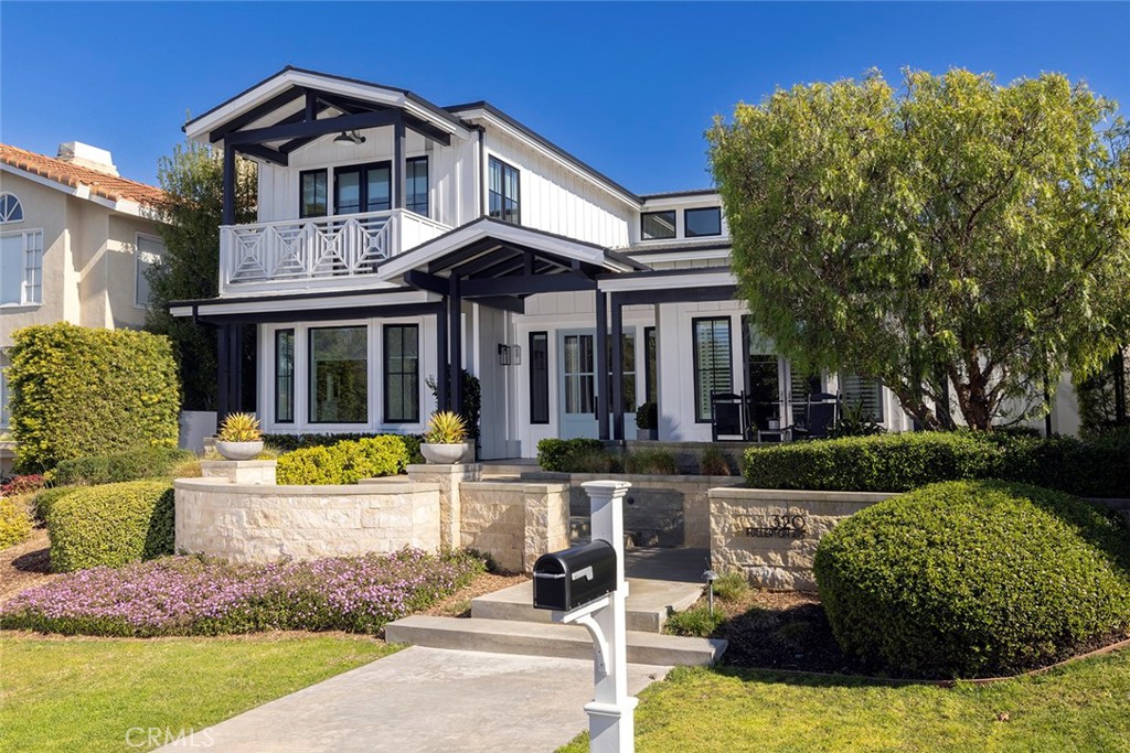 320 Fullerton Avenue