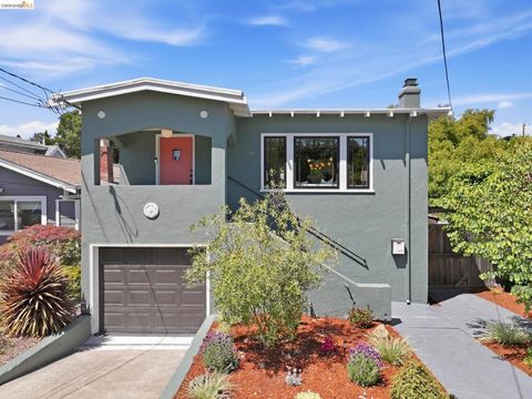 Photo of 2210 Browning St ST, Berkeley, CA 94702 (MLS # 41134267)