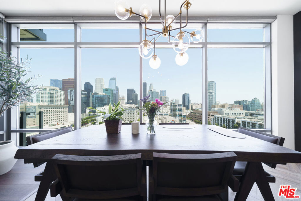 1100 S HOPE Street 1516