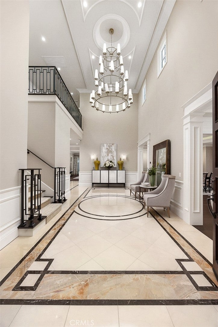 501 W Woodruff
