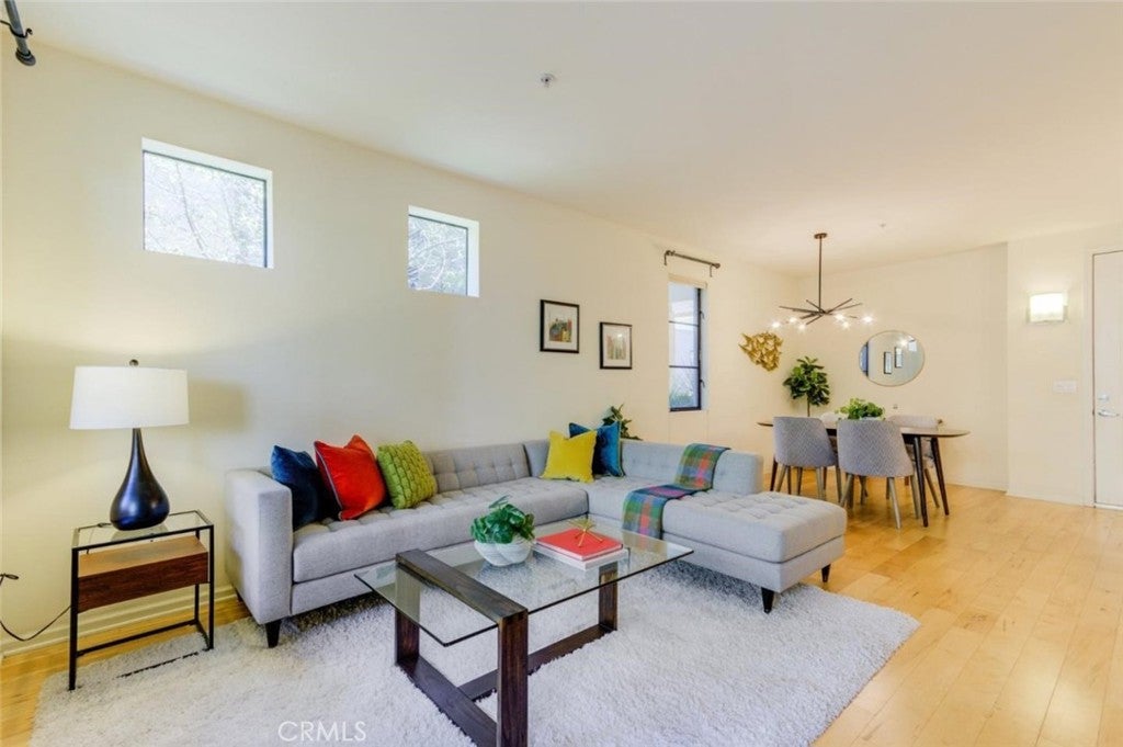 800 N 8th 106