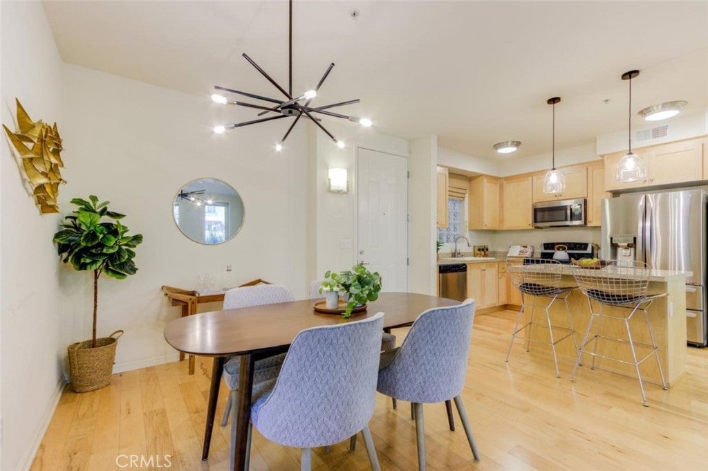 800 N 8th 106