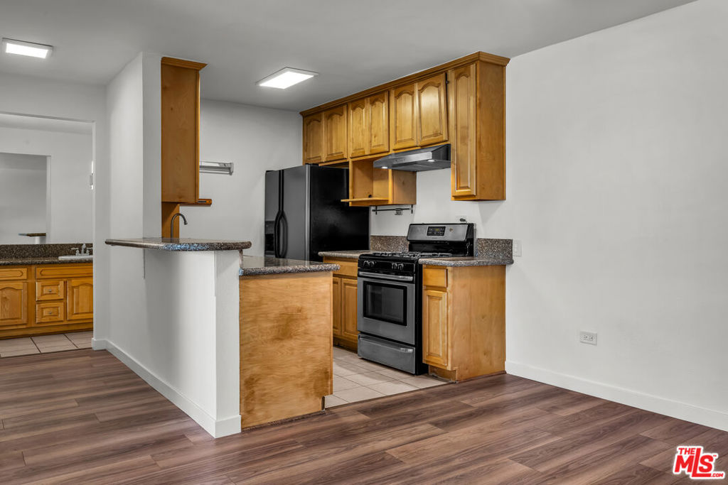 421 S La Fayette Park Place 210