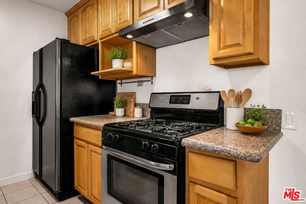 421 S La Fayette Park Place 210