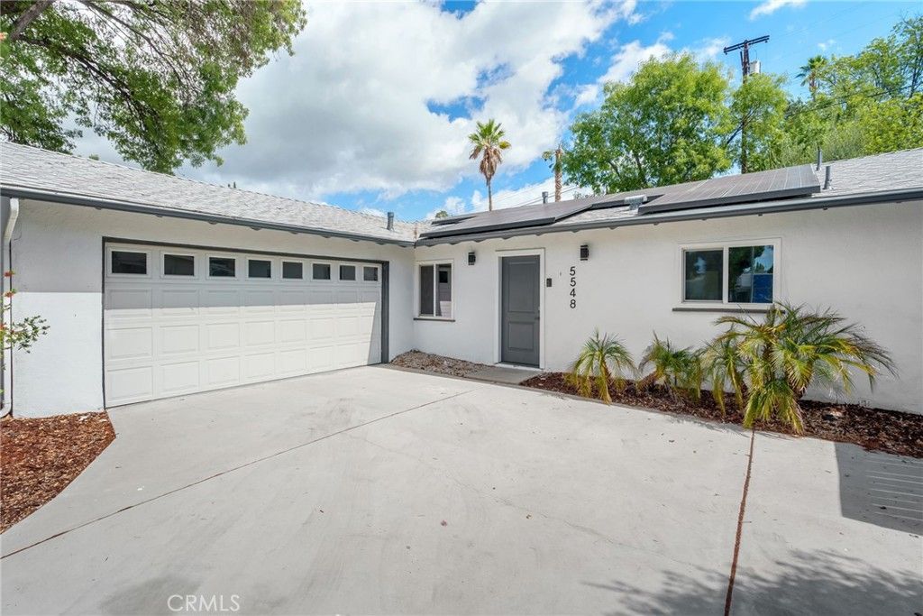 Photo of 5548 Irondale Ave Ave, Woodland Hills, CA 91367 (MLS # GD25232663)