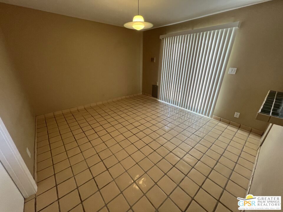 Country Club - Residential Lease
