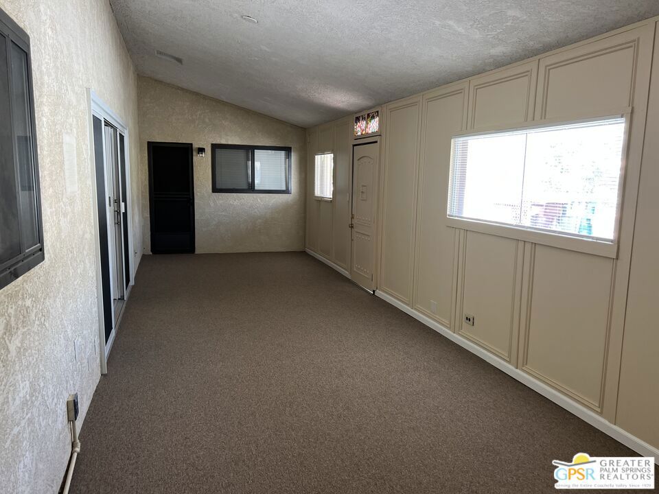 Country Club - Residential Lease