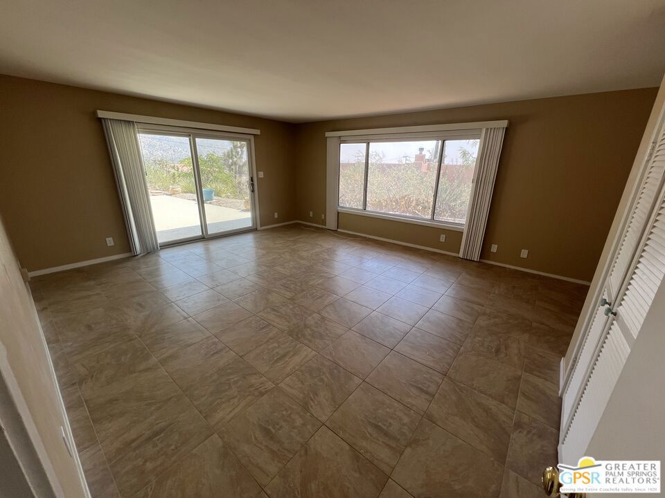 Country Club - Residential Lease