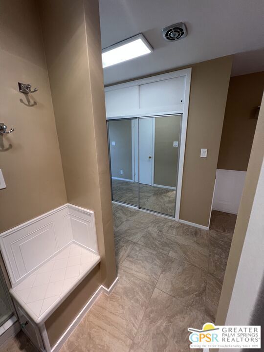 Country Club - Residential Lease