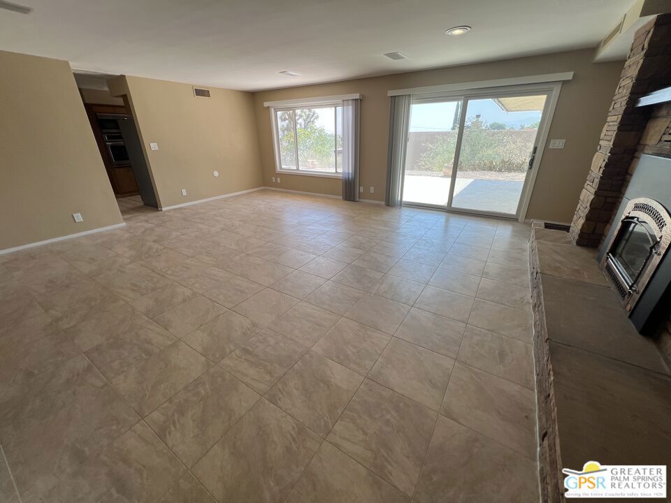 Country Club - Residential Lease