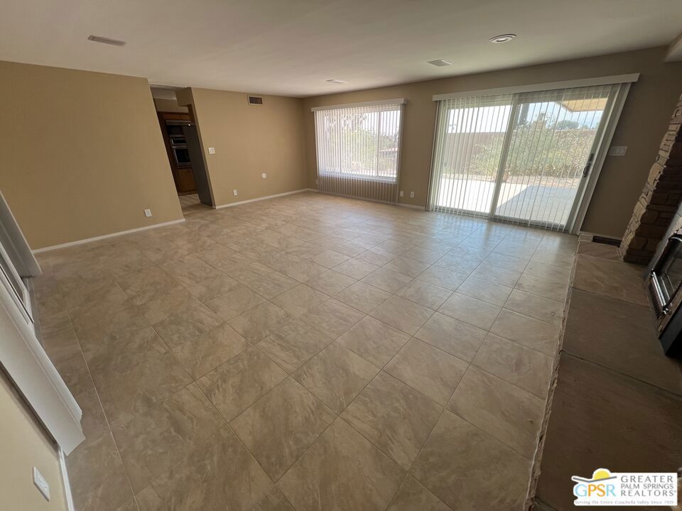 Country Club - Residential Lease