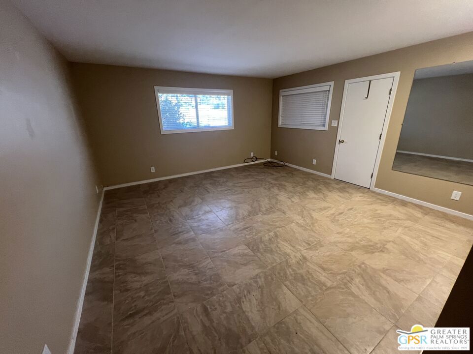 Country Club - Residential Lease