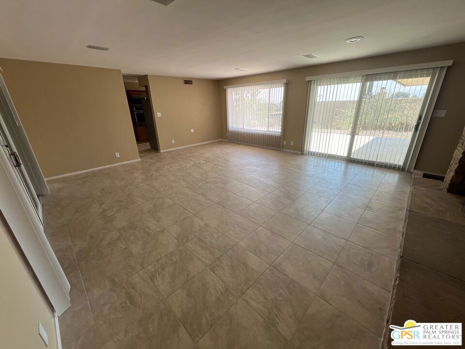 Country Club - Residential Lease