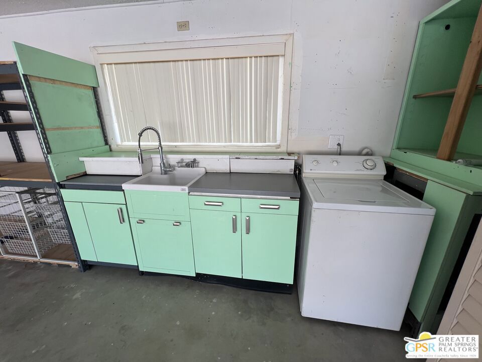 Country Club - Residential Lease