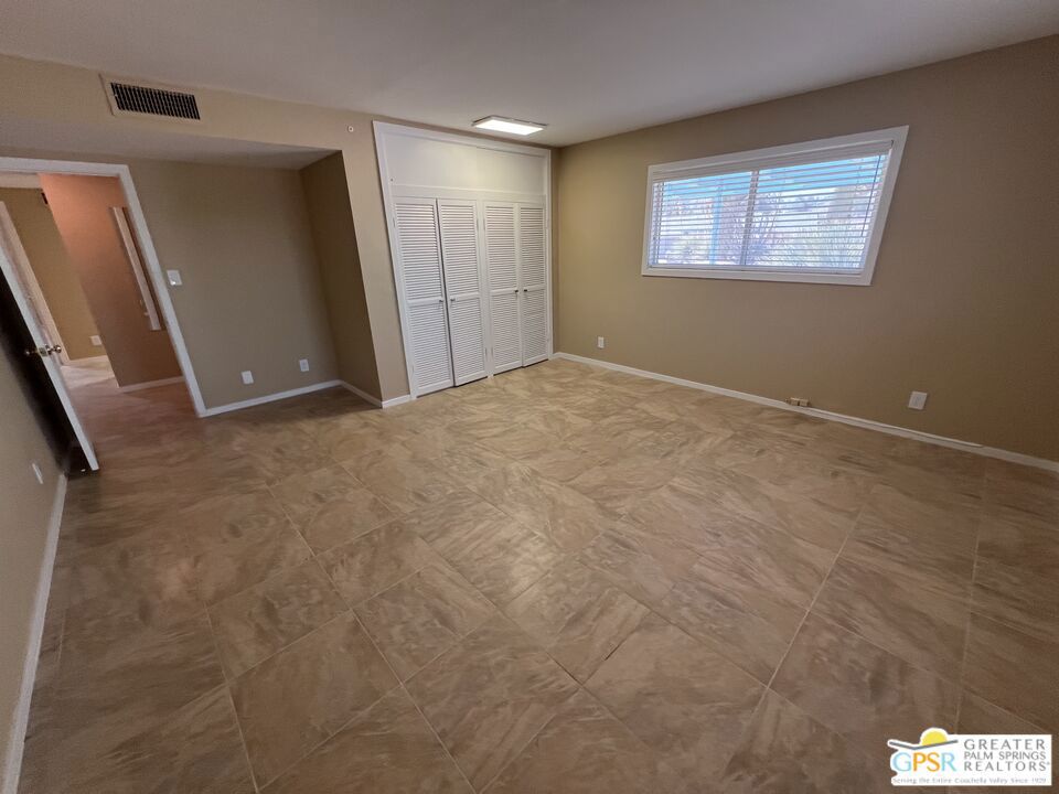 Country Club - Residential Lease