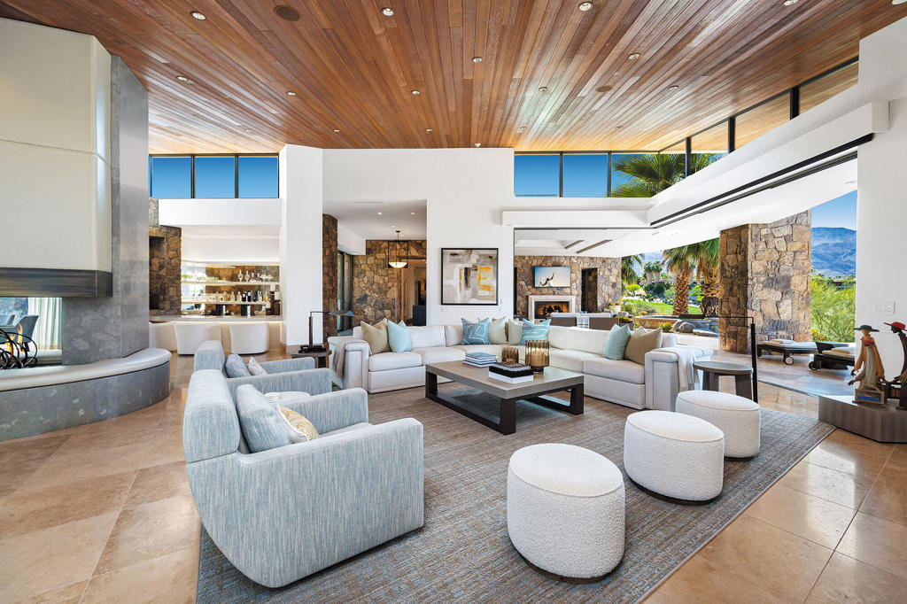 902 Crescent Falls