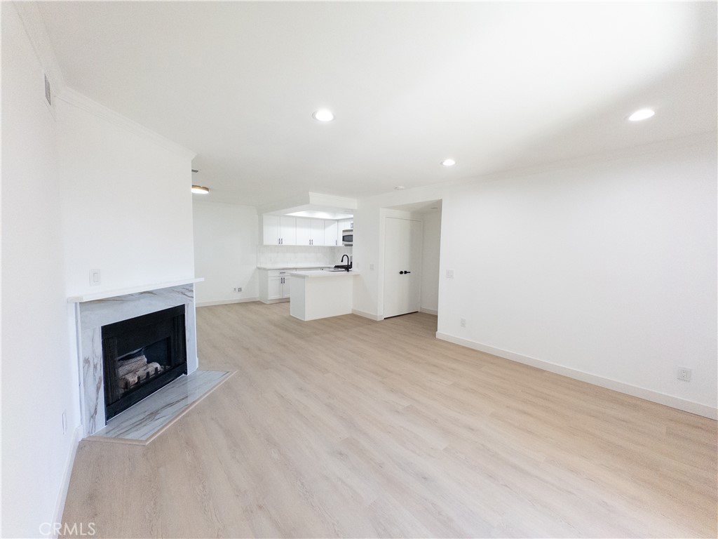 6208 Hartford