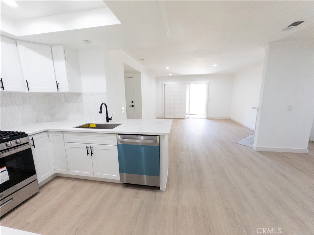6208 Hartford