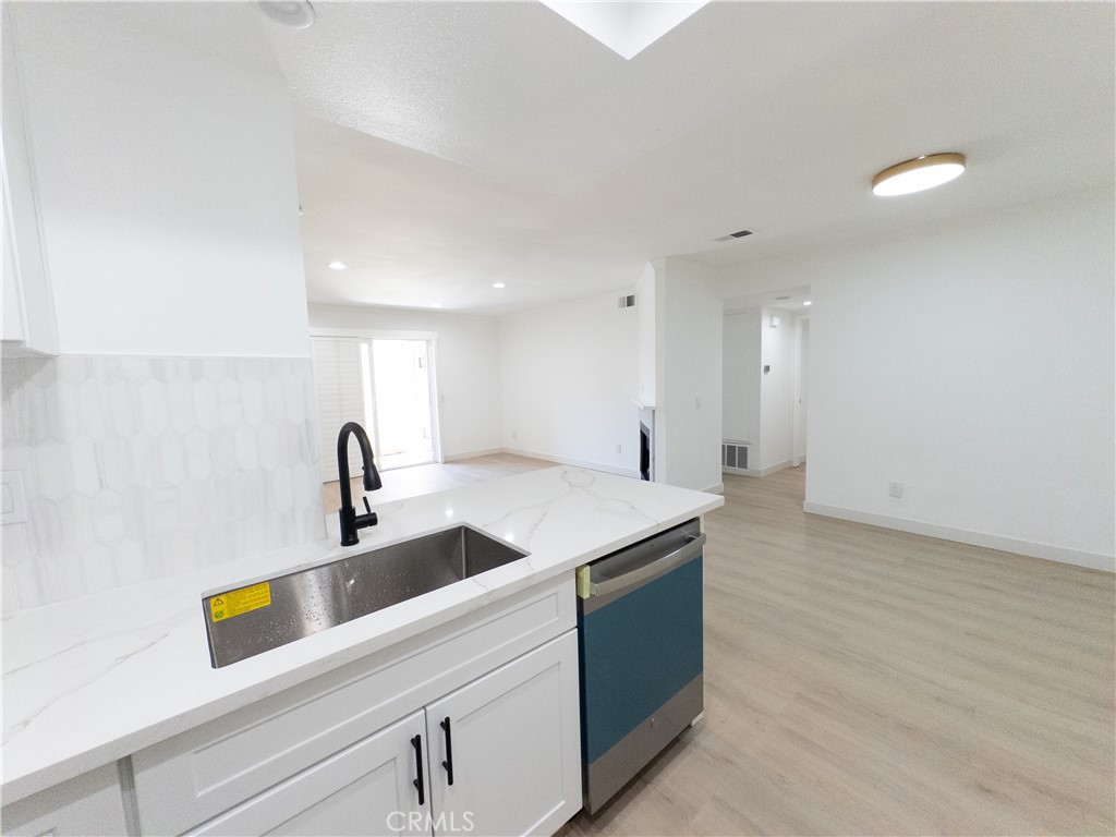 6208 Hartford
