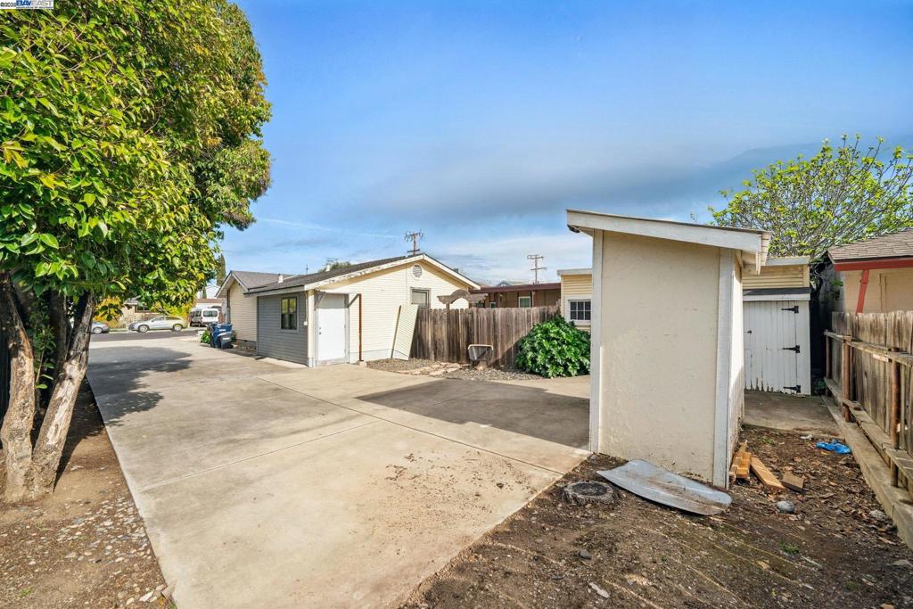 OLD NORTH SIDE - Residential