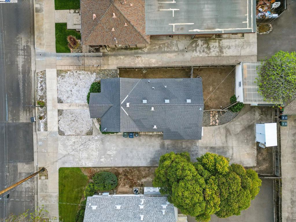 OLD NORTH SIDE - Residential